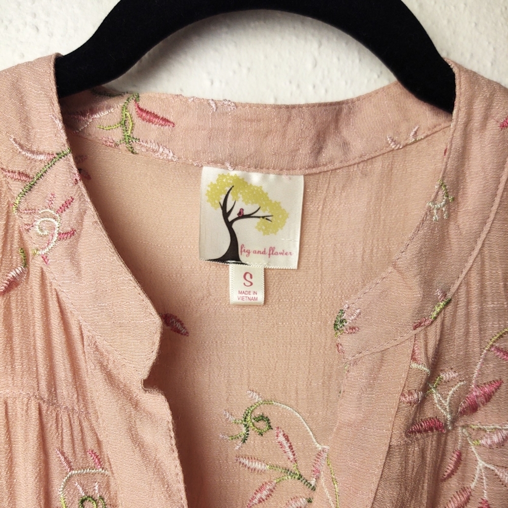 Anthropologie Fig and Flower Embroidered Tunic Blouse Roll Tab Button Front Pink - Picture 9 of 14